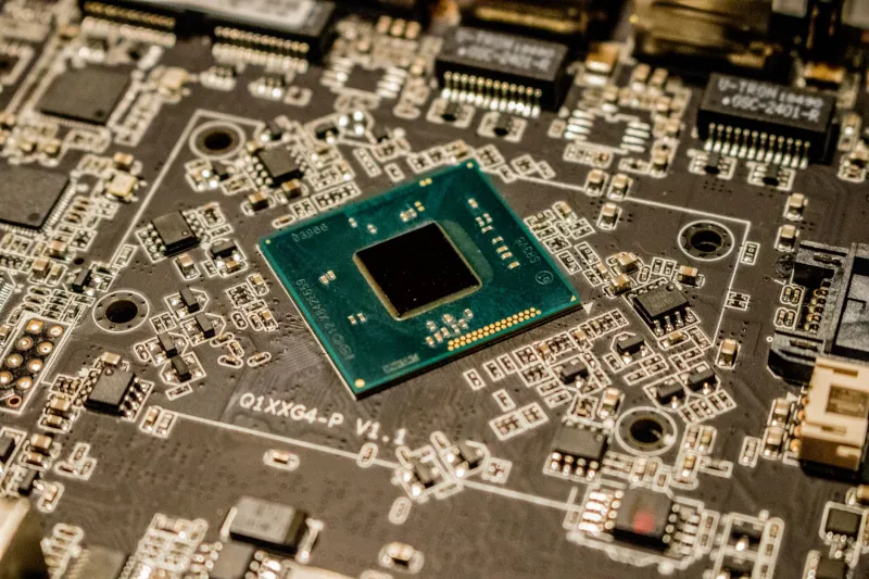 Degrees of Separation: The Physics of Heat That No Chip Designer Can Outrun